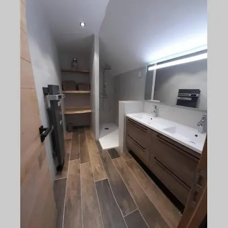 Hébergement de vacances Maison 10 Pers / Allemond ,bas de oz avec Hammam